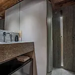 Cozy And Modern In Prime Location בקתה מגב